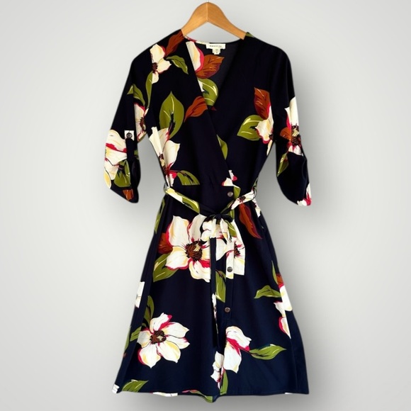 🎉5 for $40🎉 Monteau Floral Dress Size S - Picture 1 of 8
